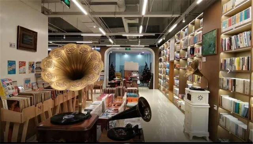 實(shí)體書(shū)店.jpg 實(shí)體書(shū)店.jpg