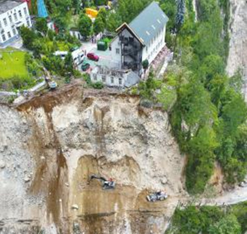 奮戰(zhàn)27小時(shí).jpg 奮戰(zhàn)27小時(shí).jpg