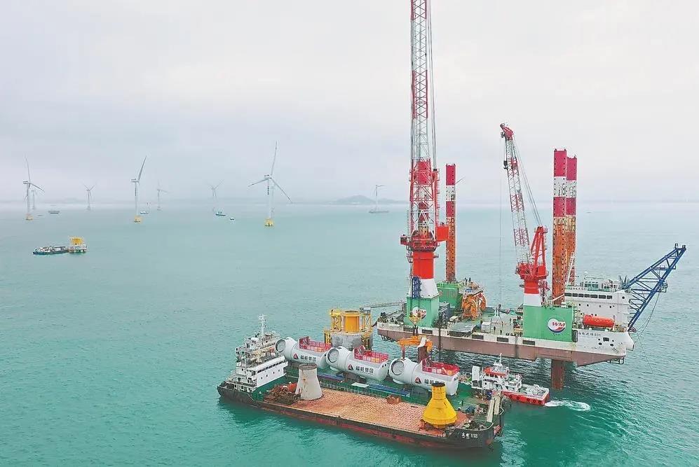 福能集團曾是“一煤獨大”的老國企，近年來積極轉(zhuǎn)型，布局新能源、新材料、醫(yī)療健康等領(lǐng)域。圖為福能集團三川海上風電項目。（資料圖片）